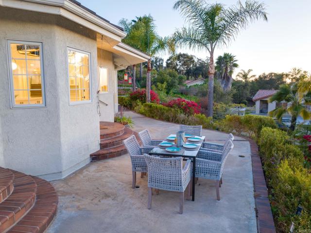 Detail Gallery Image 14 of 68 For 1248 via Christina, Vista,  CA 92084 - 4 Beds | 3 Baths