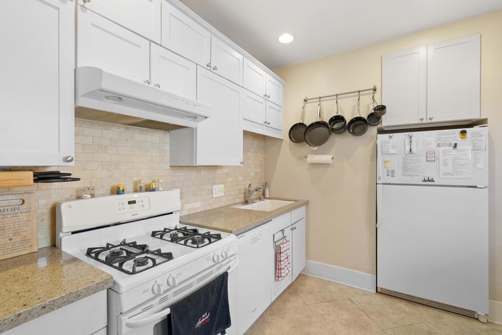 4020 Front St - photo 12