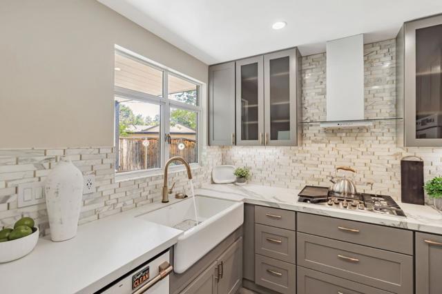 2698 Goodwin Avenue, Redwood City CA: https://media.crmls.org/mediaz/d076be6a-f078-4fb5-9459-f96994af177d.jpg