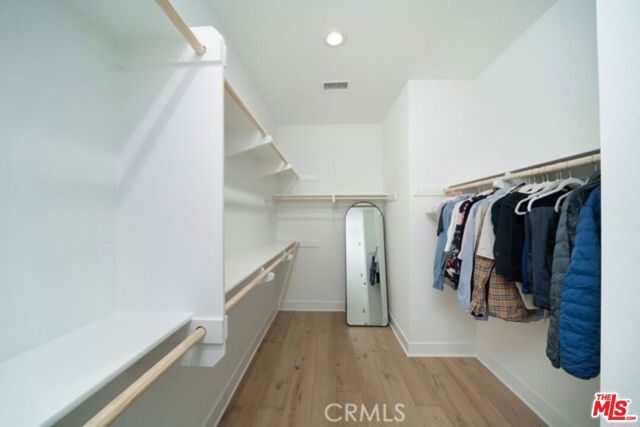 19278 Blackthorn Drive, Santa Clarita CA: https://media.crmls.org/mediaz/d077617c-4af9-4de5-a9f9-ebf301cda675.jpg