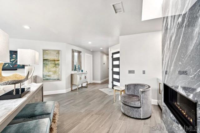 12 Mardi Gras Rd, Coronado CA: https://media.crmls.org/mediaz/d0777e16-8a96-4fb0-b47c-5d24af2c0c62.jpg