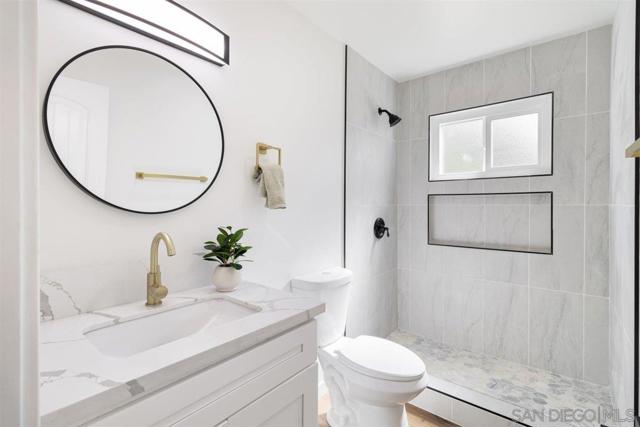 1756 Alhudson Dr, Escondido CA: https://media.crmls.org/mediaz/d0778a7c-464f-44e9-a3d6-e618df602f22.jpg