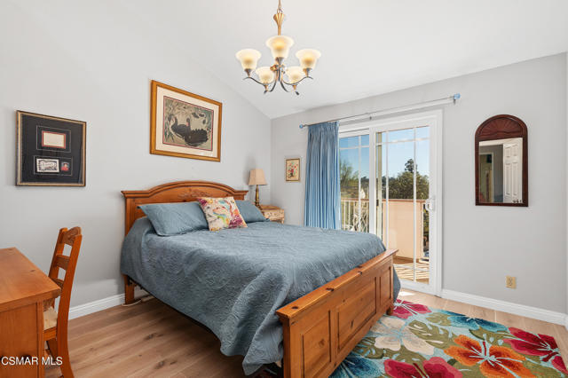 1455 Calle Colina, Thousand Oaks CA: https://media.crmls.org/mediaz/d0778f14-acc7-4f94-b61f-f4b91b320f60.jpg