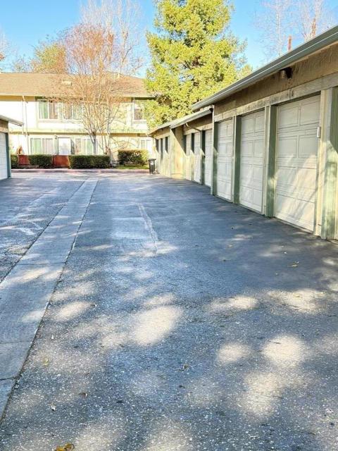 2701 Lone Bluff Way, San Jose CA: https://media.crmls.org/mediaz/d0779250-7b56-4c72-8981-e26b5aafcc65.jpg