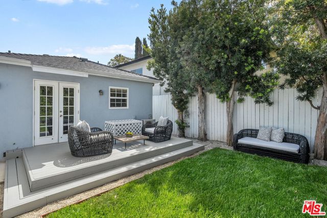 3627 Veteran Avenue, Los Angeles CA: https://media.crmls.org/mediaz/d07797dd-1ee7-490a-a336-1281539842a0.jpg