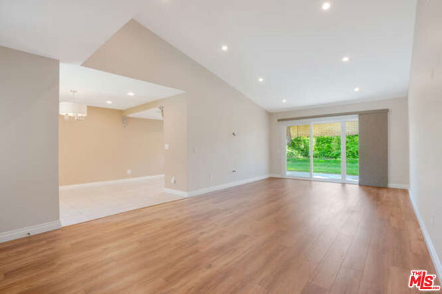 44119 VILLAGE 44 photo 3
