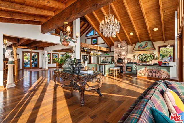 7007 Birdview Avenue, Malibu CA: https://media.crmls.org/mediaz/d078da11-ed26-49dc-bcf9-77dbcf026dbf.jpg