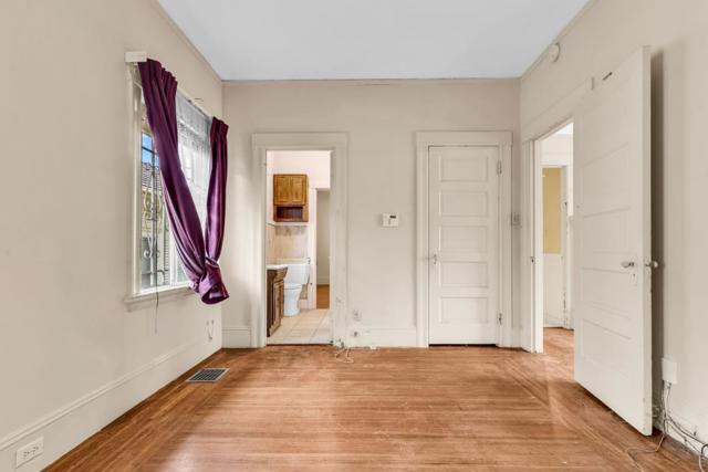 852 58th Street, Oakland CA: https://media.crmls.org/mediaz/d0795b89-563d-4127-ab84-fdb445310444.jpg