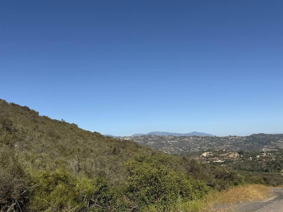 MLS #250035333SD img 2