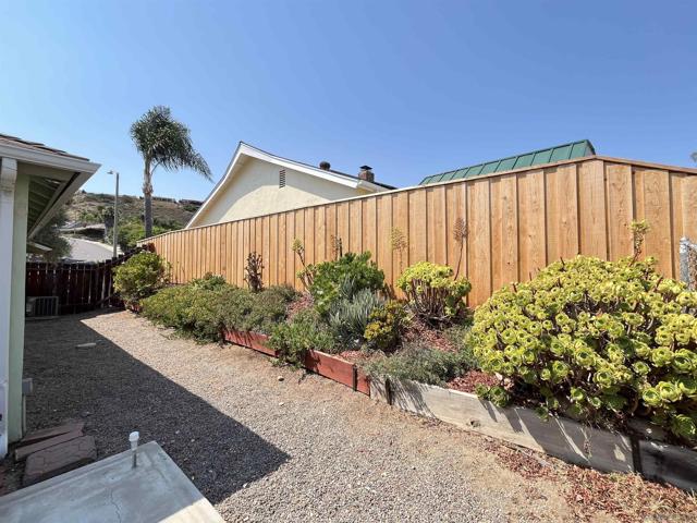 13343 Tarascan, Poway CA: https://media.crmls.org/mediaz/d079927d-886b-4de1-ad55-dbe109ec9844.jpg