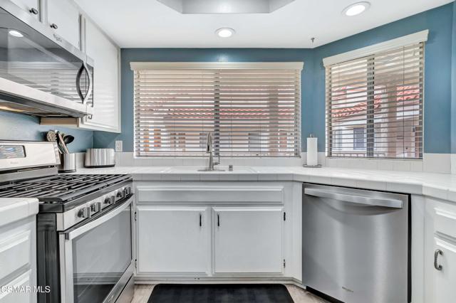 3318 Darby Street, Simi Valley CA: https://media.crmls.org/mediaz/d0799c65-f1e5-4b30-8465-efd748740b2e.jpg