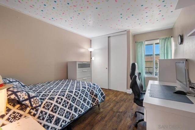 10155 Caminito Volar, San Diego CA: https://media.crmls.org/mediaz/d079af80-925d-4197-9f3c-d043608f3d03.jpg
