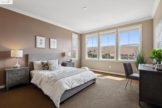 6686 Chalk Hill Ln, Vallejo CA: https://media.crmls.org/mediaz/d07a13db-86a4-4120-9db1-db5a66c58b9a.jpg