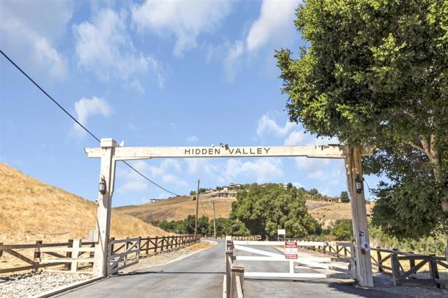 275 Nicholson Drive, Hollister CA: https://media.crmls.org/mediaz/d07aa381-9e10-41ef-8f29-60f94f00687f.jpg