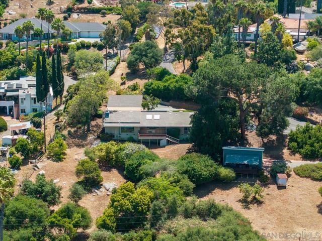 1421 Rincon Rd, Escondido CA: https://media.crmls.org/mediaz/d07b05ec-73bf-4b0b-a50e-967a3bd071e4.jpg