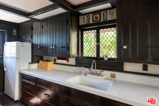 769 Bonita Drive, South Pasadena CA: https://media.crmls.org/mediaz/d07cc925-2dfe-435a-acf3-094e6dbe4017.jpg