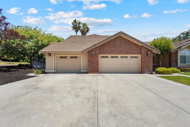 120 Tierra Del Sol, Hollister CA: https://media.crmls.org/mediaz/d07d3349-6b5a-4bb0-8aaf-2db6e70502af.jpg