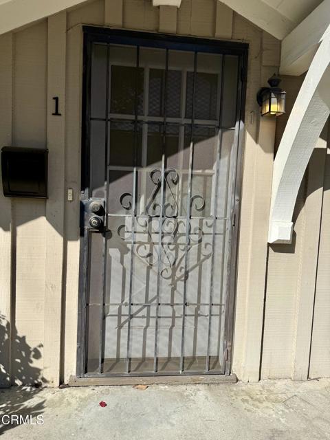 Detail Gallery Image 4 of 18 For 12811 Oxnard St, Los Angeles,  CA 91606 - – Beds | – Baths