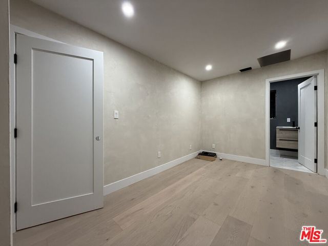 4108 Valley Vista Court, Sherman Oaks CA: https://media.crmls.org/mediaz/d07dda6a-dba5-4fa2-b628-59fa297fcbf3.jpg