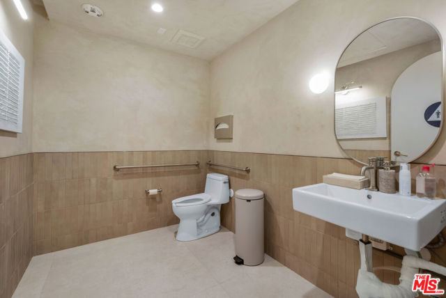  Commercial for Sale in Beverly Hills, California
