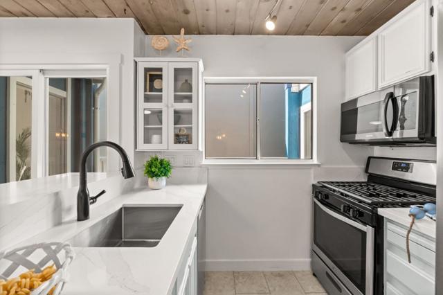 118 Marina Avenue, Aptos CA: https://media.crmls.org/mediaz/d07e7c37-7901-4f58-99fd-3f7f198182a1.jpg