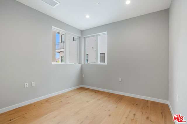 1729 S Barrington Avenue, Los Angeles CA: https://media.crmls.org/mediaz/d07e843d-145e-4398-8321-2184fa5d96cc.jpg