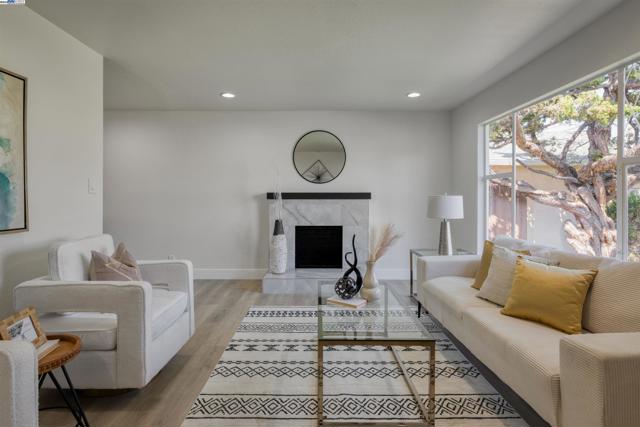 4152 Converse St, Fremont CA: https://media.crmls.org/mediaz/d07fa4d0-e396-48c1-a543-f35c0e4107dd.jpg