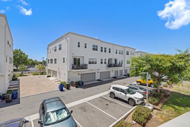 2040 Mindoro Lane, Chula Vista CA: https://media.crmls.org/mediaz/d07ff45d-338c-430a-b73d-bb6f9323a705.jpg