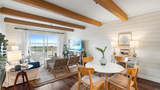 Detail Gallery Image 1 of 1 For 4015 Crown Point Dr #204,  San Diego,  CA 92109 - 1 Beds | 1 Baths