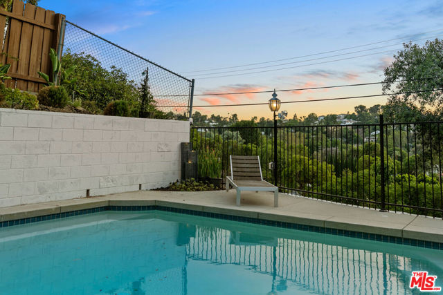 5132 Escobedo Drive, Woodland Hills CA: https://media.crmls.org/mediaz/d0808c85-f14b-40fd-9d32-d6911655c909.jpg
