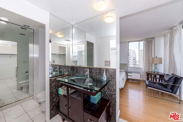 10501 Wilshire Boulevard, Los Angeles, California 90024, 2 Bedrooms Bedrooms, ,2 BathroomsBathrooms,Condominium,For Sale,Wilshire,24413872