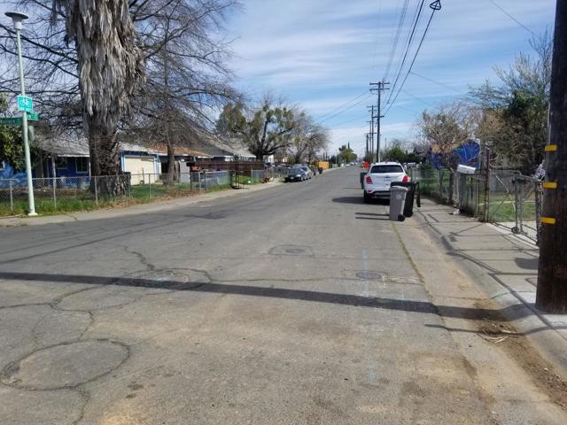7440 38th Avenue, Sacramento CA: https://media.crmls.org/mediaz/d0810dd3-a5c7-41f1-aac9-10579738328c.jpg
