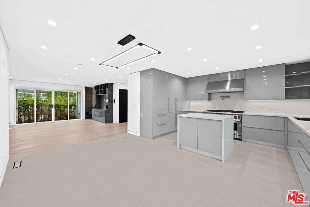 1211 S Sherbourne Drive #2