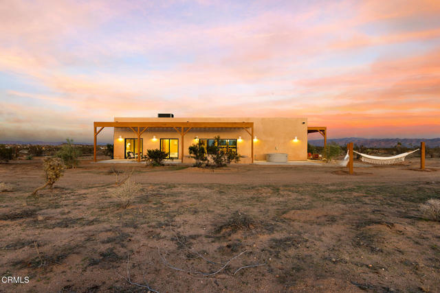 60679 Trentwood Drive, Joshua Tree CA: https://media.crmls.org/mediaz/d0817912-88f8-45bb-967f-7daecf10e4f9.jpg