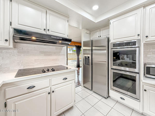 2439 N Lita Place, Simi Valley CA: https://media.crmls.org/mediaz/d081ed88-d584-4005-a511-93d9e0924344.jpg