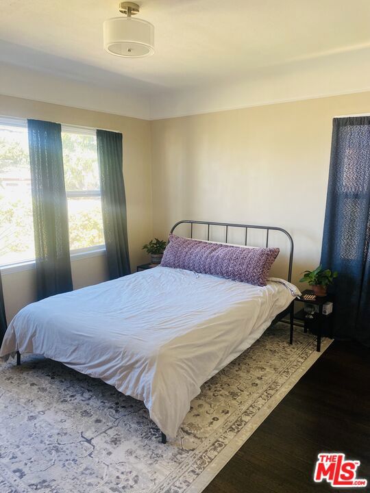9116 S 5th Avenue, Inglewood CA: https://media.crmls.org/mediaz/d082229b-e606-4d05-bdda-4afb9ba5ba8b.jpg
