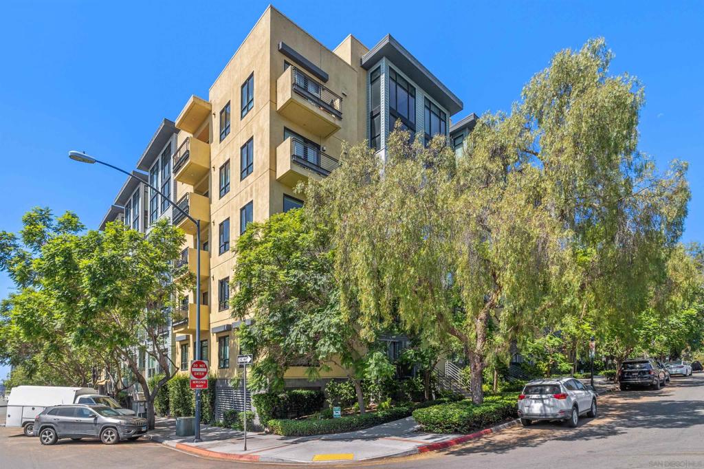 889 Date St - photo 2