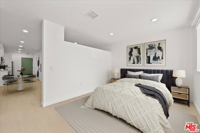 3977 Beverly Boulevard, Los Angeles CA: https://media.crmls.org/mediaz/d0830008-b588-4df7-88f3-909c4a033bce.jpg