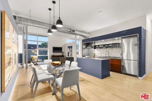 4080 Glencoe Avenue, Marina del Rey CA: https://media.crmls.org/mediaz/d0835b12-6ad7-408e-bac8-e1f50bc88d0a.jpg