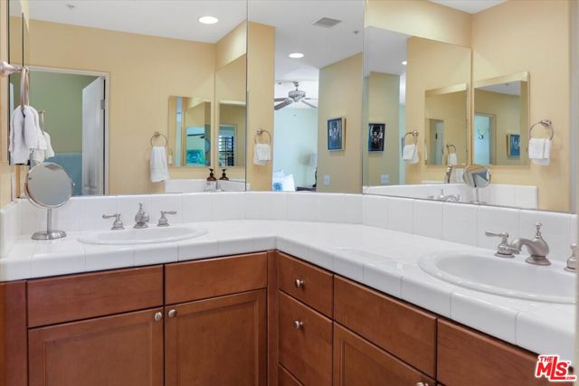 208 Villorrio Drive, Palm Springs CA: https://media.crmls.org/mediaz/d08371a5-41dd-45ca-a2a8-f2ebed267d73.jpg