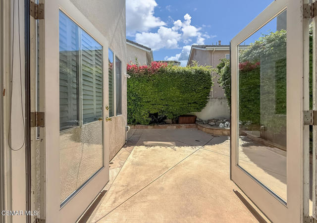 5470 Seine Court, Westlake Village CA: https://media.crmls.org/mediaz/d083aea0-6c0a-432c-8bb2-07e5811a4997.jpg