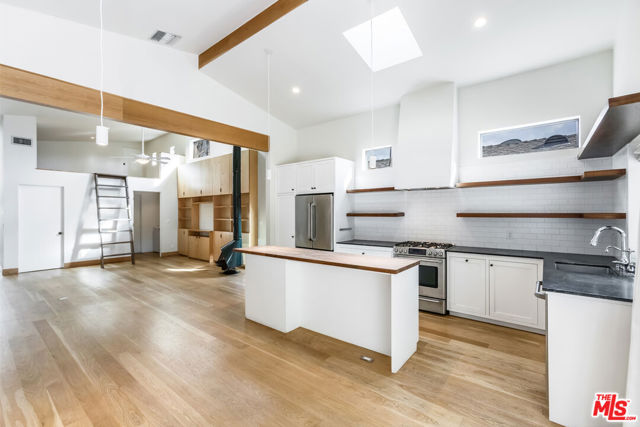 4229 Elmer Avenue, North Hollywood CA: https://media.crmls.org/mediaz/d085e352-cd1a-44f9-9ae3-fab9dbc197fd.jpg