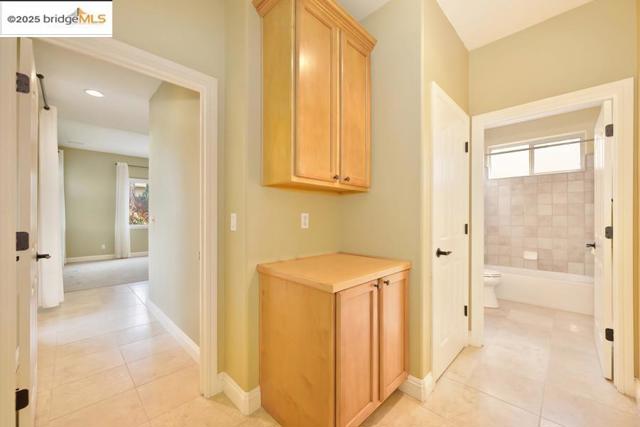Image 23 of 54 For 5736 Palmera Ln