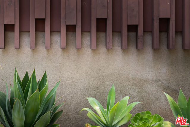 1855 Redcliff Street, Los Angeles CA: https://media.crmls.org/mediaz/d088019c-ee1b-408b-a17a-0cd7e6d9876a.jpg