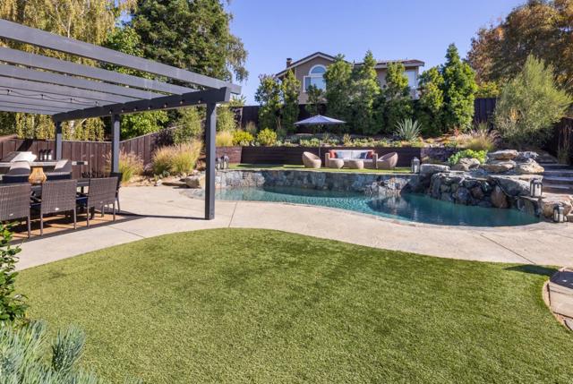 92 Hillview Drive, Danville CA: https://media.crmls.org/mediaz/d0880bbe-09a7-4750-b358-34da77b6b970.jpg