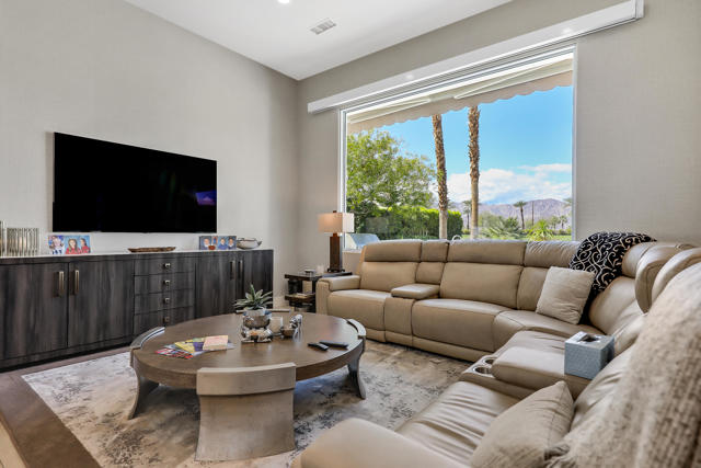 51173 Marbella Court, La Quinta CA: https://media.crmls.org/mediaz/d0883c39-a3ac-44f1-b936-c6c06c94679c.jpg