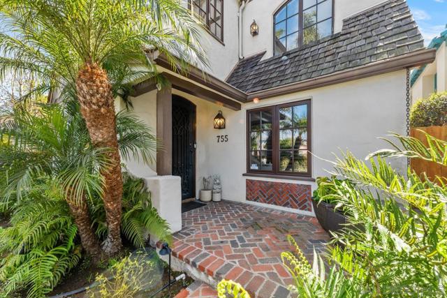 755 F Ave, Coronado CA: https://media.crmls.org/mediaz/d088e320-134f-4044-9441-9d26df5be515.jpg