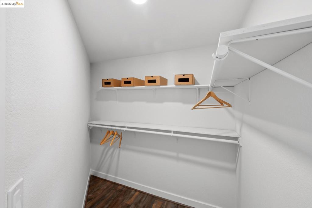 https://media.crmls.org/mediaz/d0890736-84bf-48dd-bed2-6fcb597e0d99.jpg?preset=X-Large