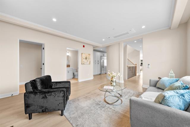 812 N Cleveland Street, Oceanside CA: https://media.crmls.org/mediaz/d08917ac-2064-4ac6-a882-7a9a30853909.jpg