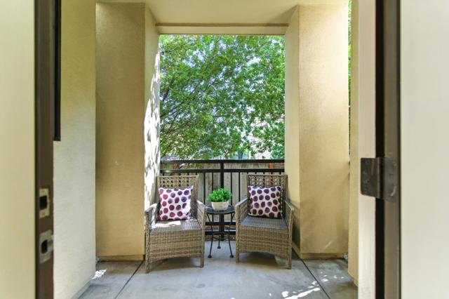 633 Elm Street, San Carlos CA: https://media.crmls.org/mediaz/d0891e4c-ec84-4eea-88aa-99bb96836cb4.jpg